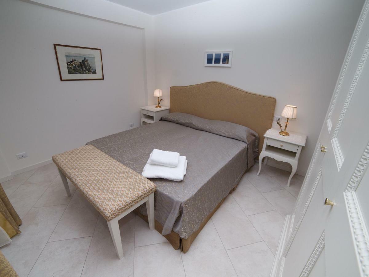 Marina Di Savoca Appartement Santa Teresa Di Riva Buitenkant foto