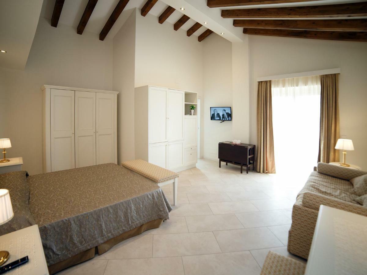 Marina Di Savoca Appartement Santa Teresa Di Riva Buitenkant foto