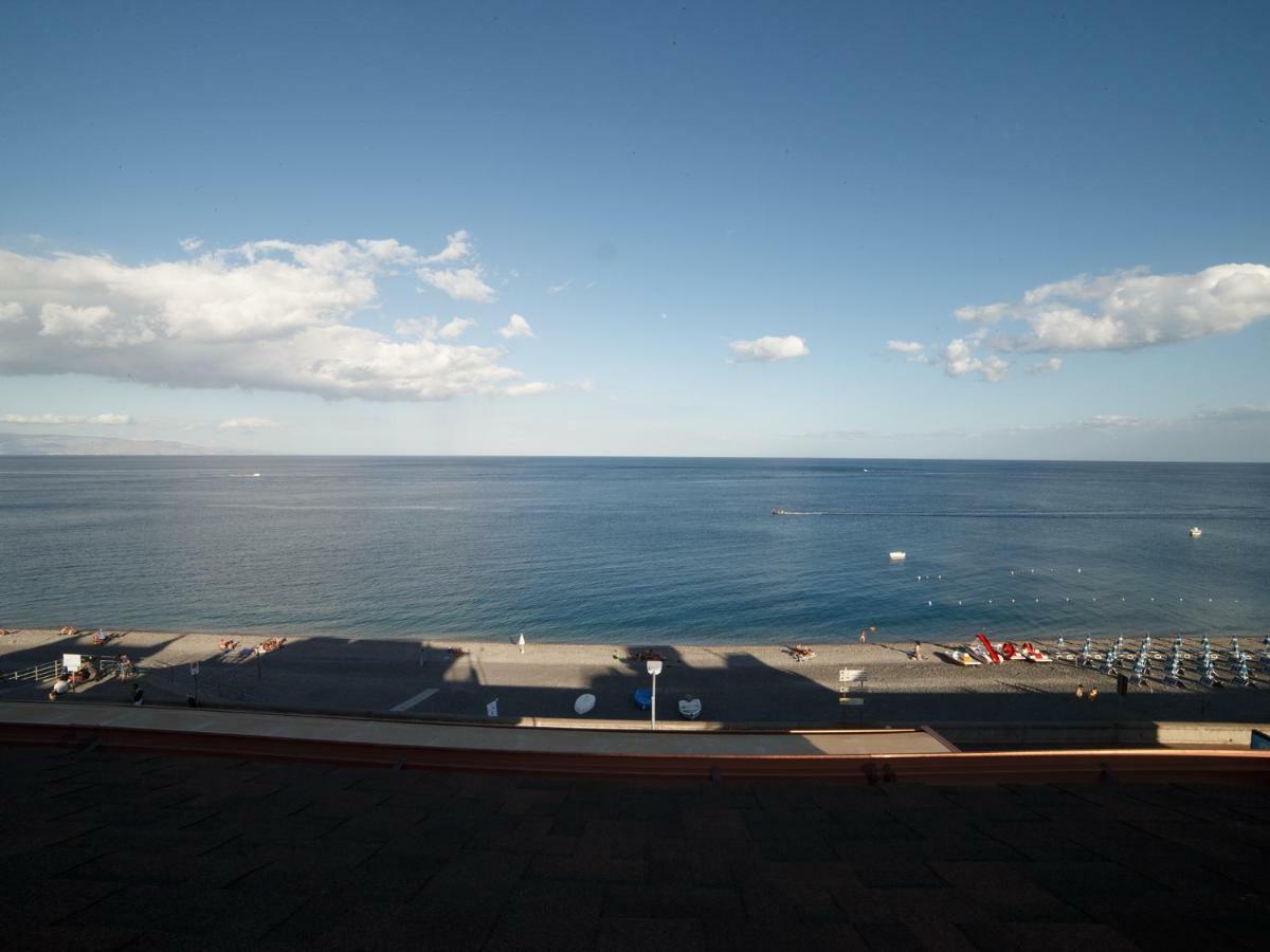 Marina Di Savoca Appartement Santa Teresa Di Riva Buitenkant foto