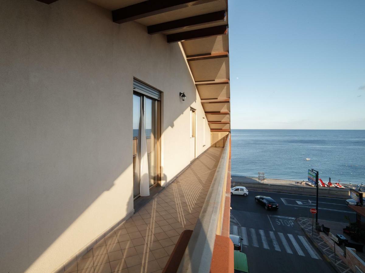 Marina Di Savoca Appartement Santa Teresa Di Riva Buitenkant foto