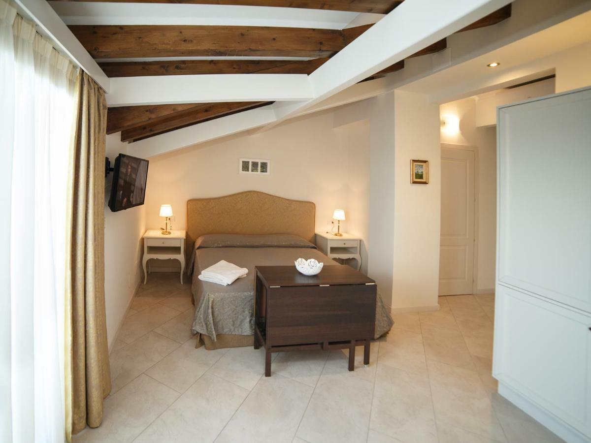 Marina Di Savoca Appartement Santa Teresa Di Riva Buitenkant foto